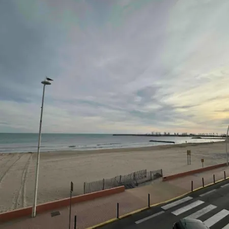 Bright Seafront Apartment
